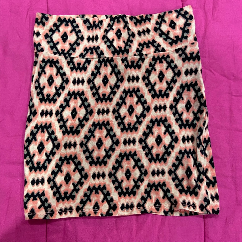 Patterned mini skirt